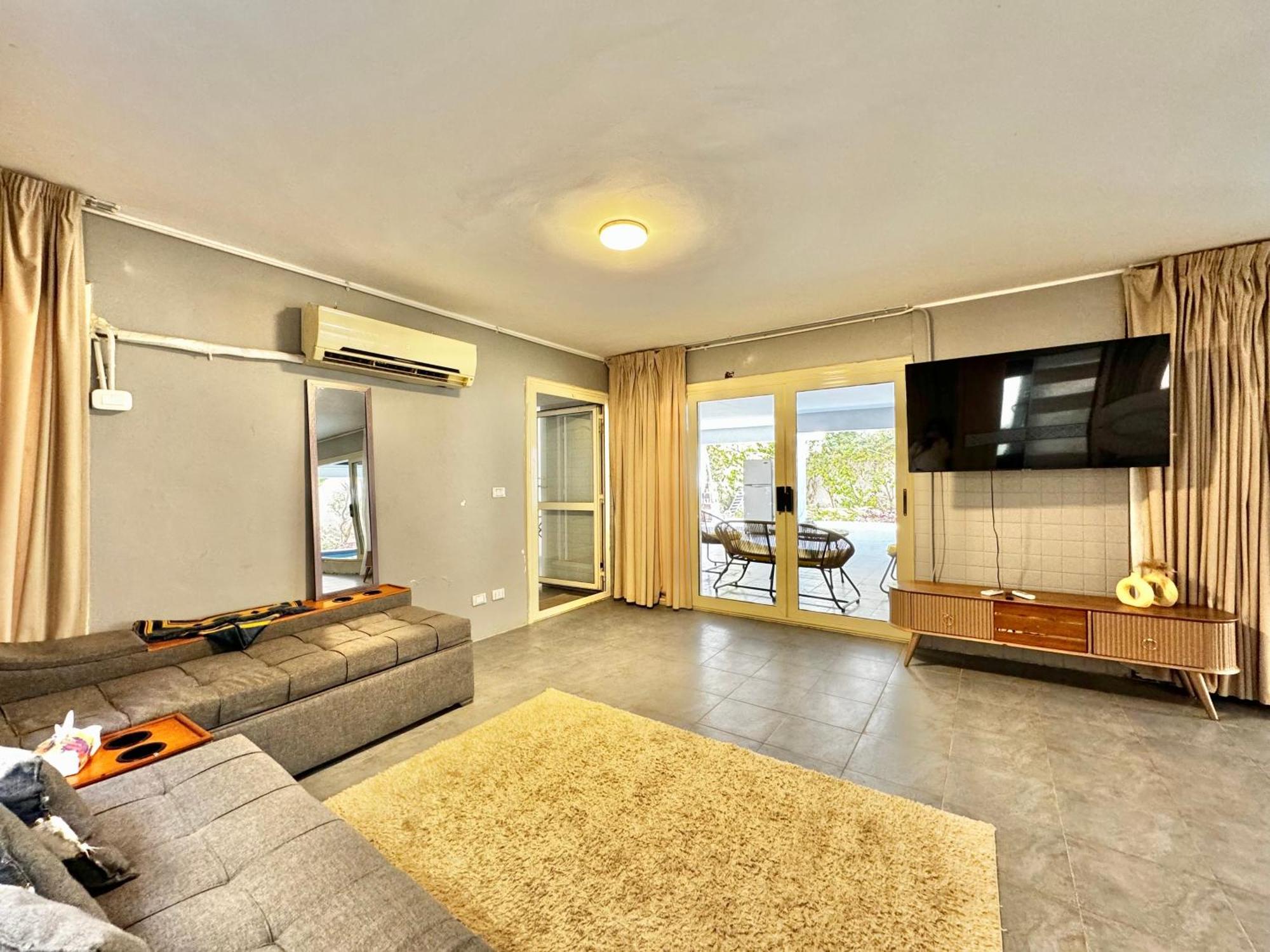 Apartment Charming With Private Pool In New