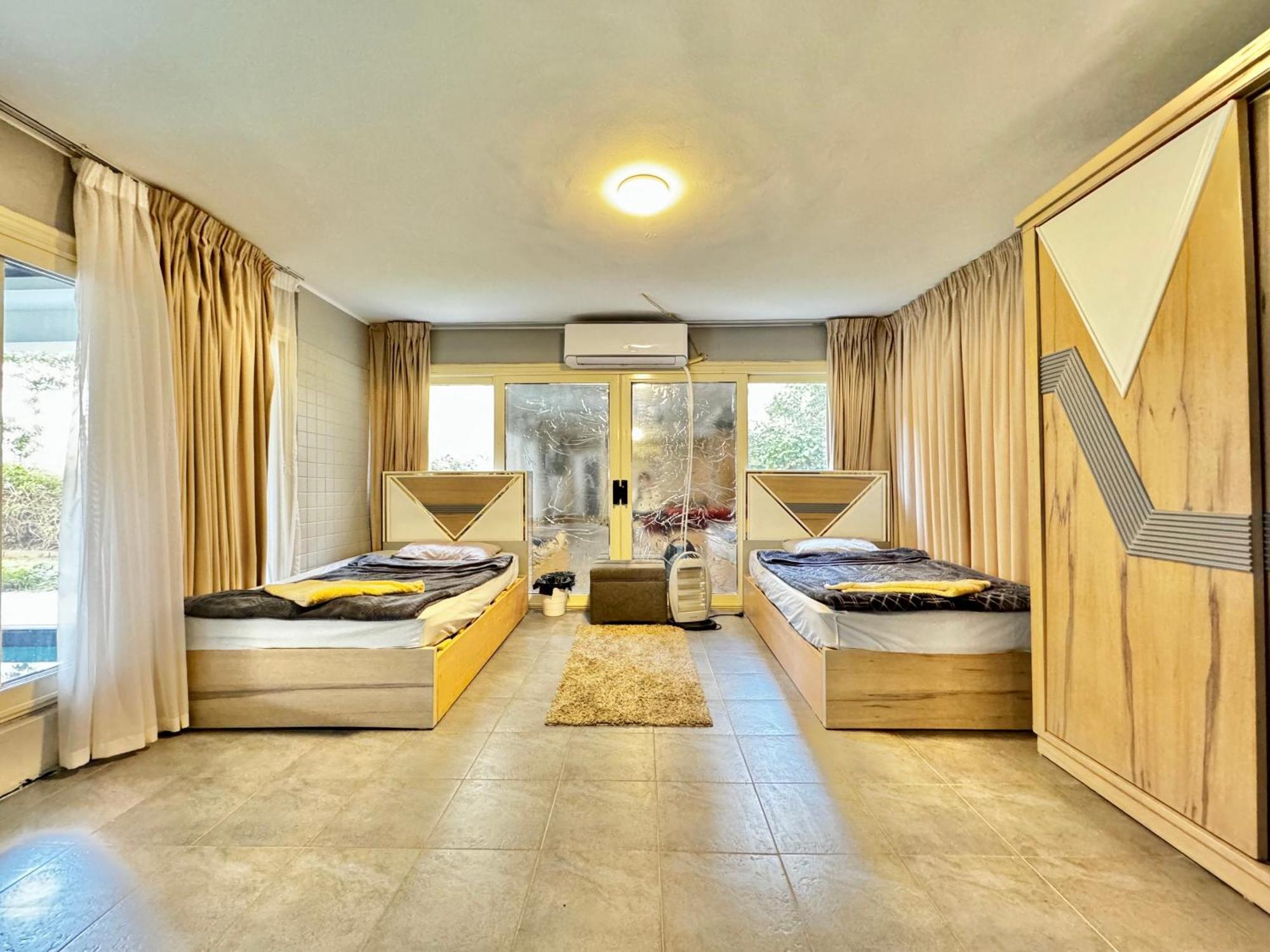 Charming With Private Pool In New