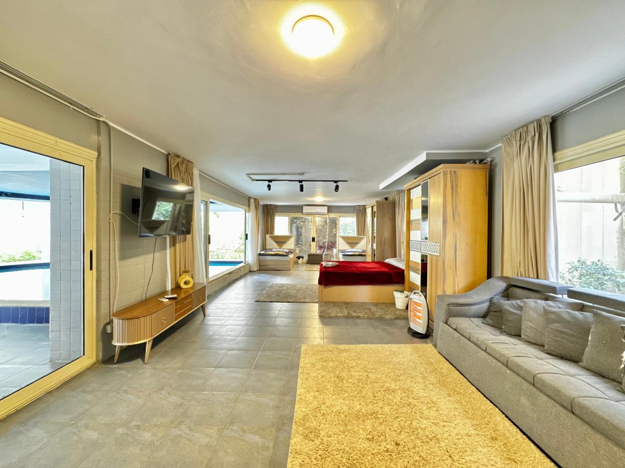 Apartment Charming With Private Pool In New