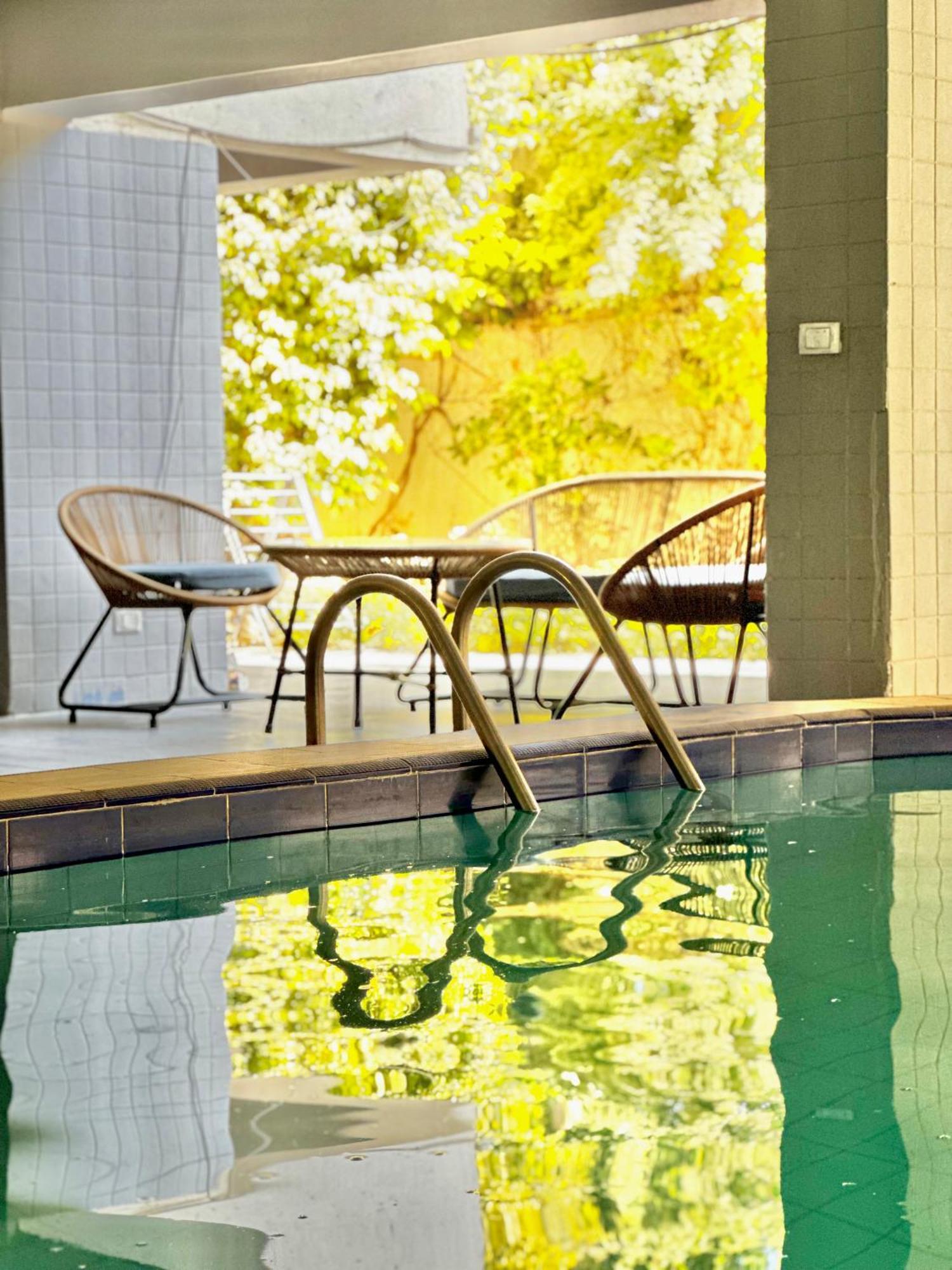Charming With Private Pool In New Apartment