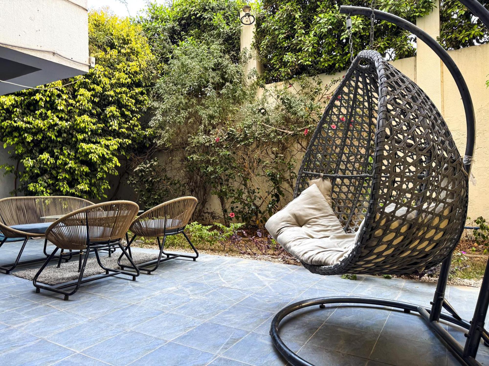 Charming With Private Pool In New Cairo