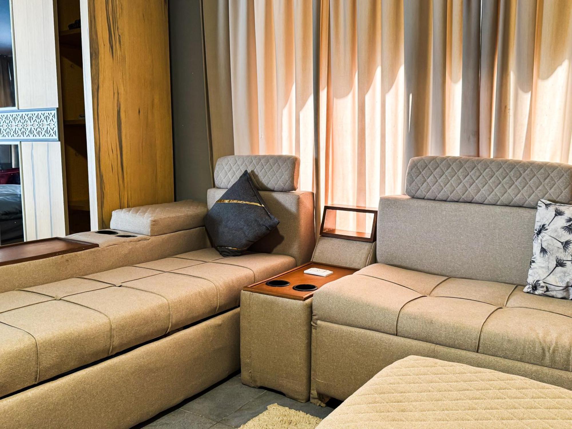 Charming With Private Pool In New Apartment *