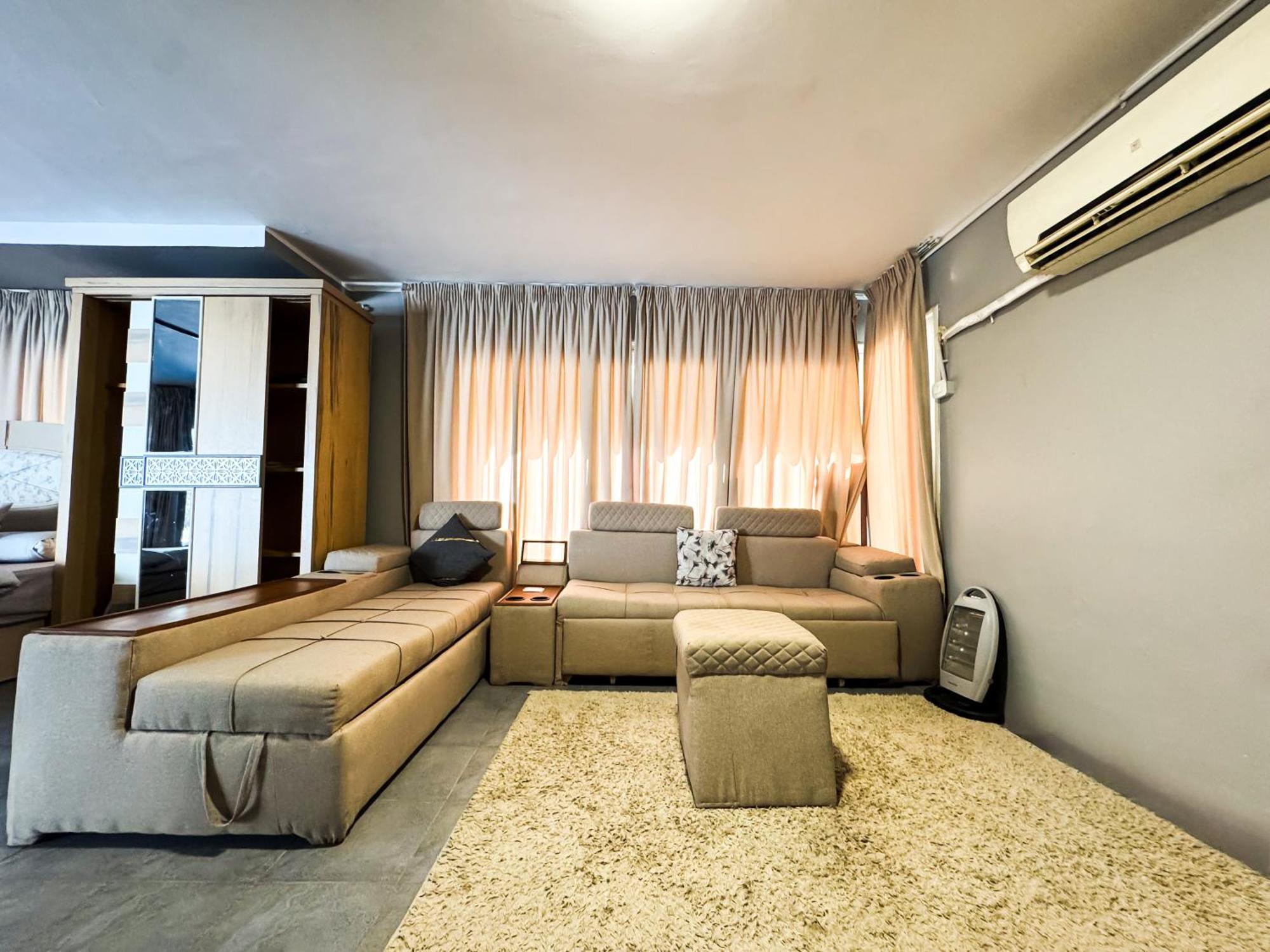 Charming With Private Pool In New *