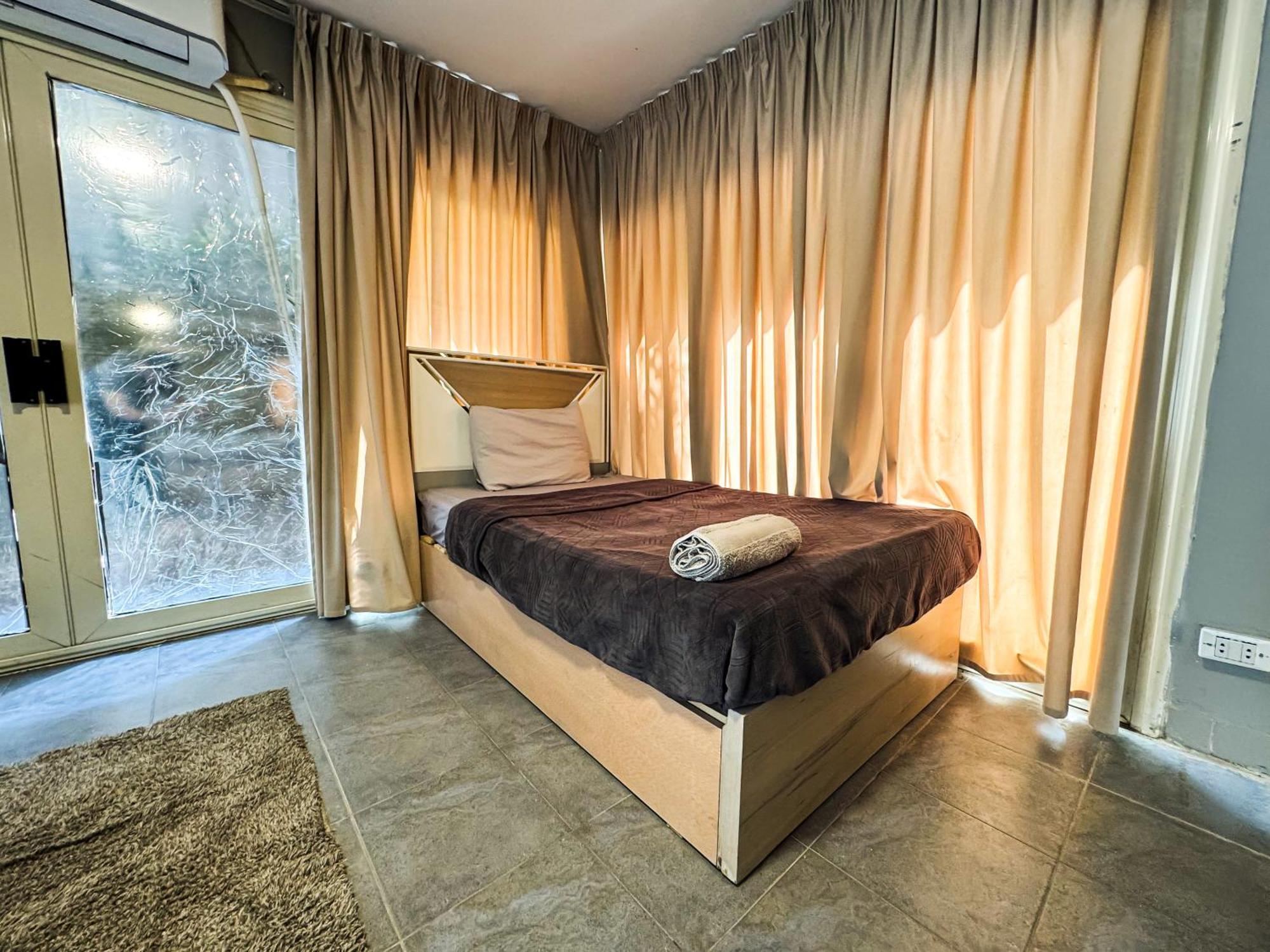 Charming With Private Pool In New Apartment