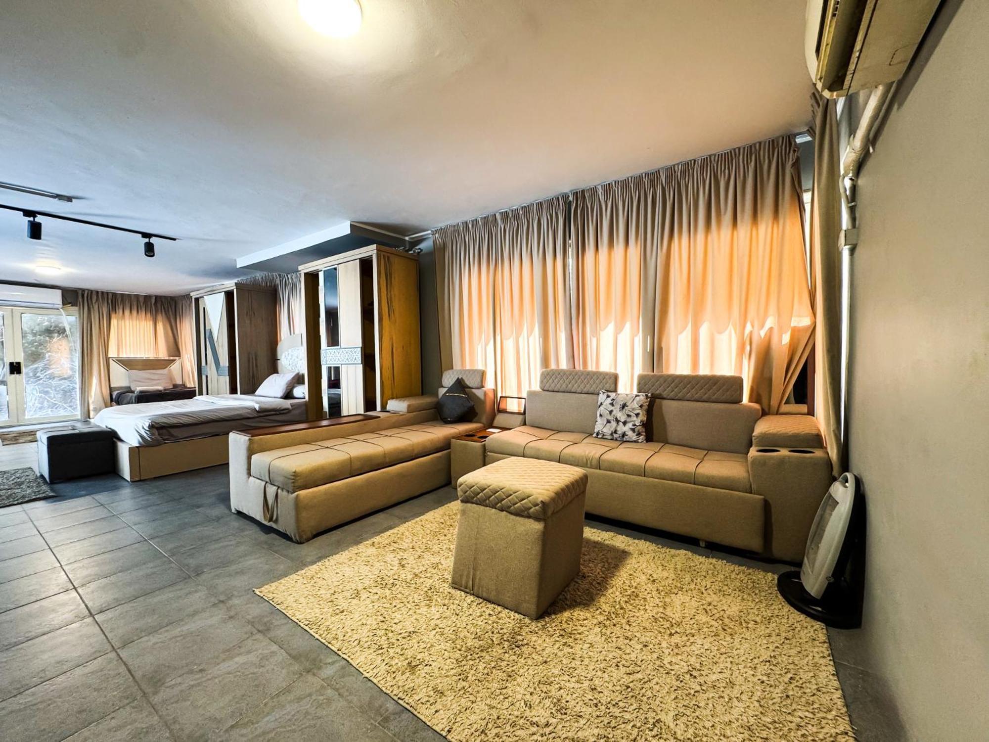 Charming With Private Pool In New Cairo